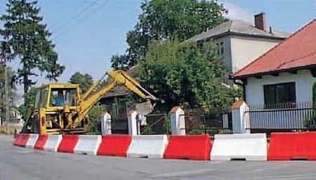Πλαστικές μπαριέρες τύπου New Jersey